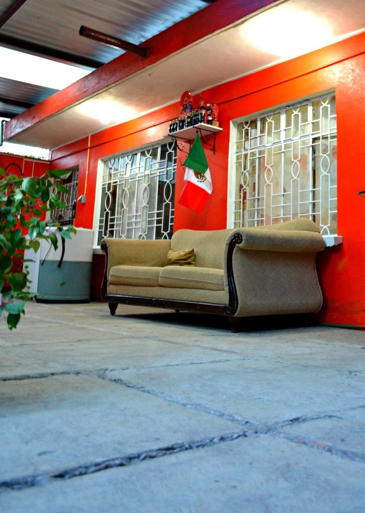 Hostal Maple Hostel Queretaro Exterior photo